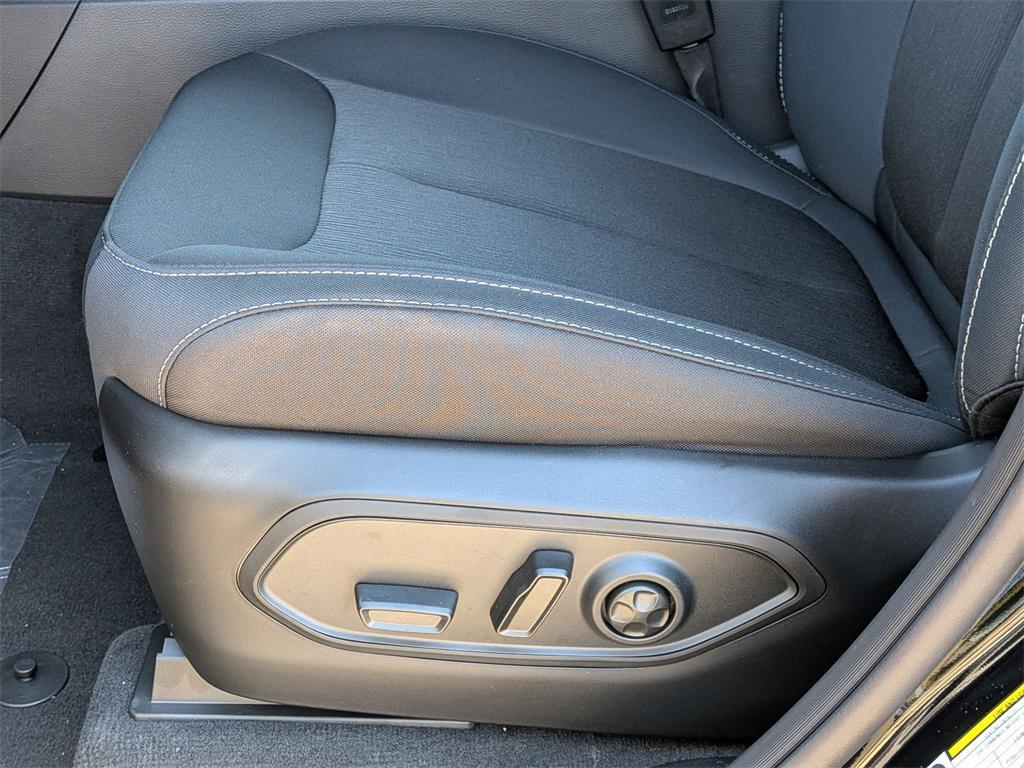 new 2025 Jeep Grand Cherokee car, priced at $35,544