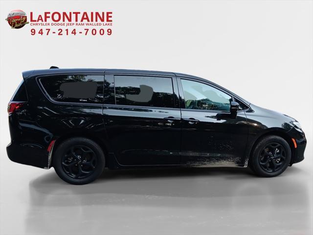 used 2022 Chrysler Pacifica Hybrid car, priced at $30,900