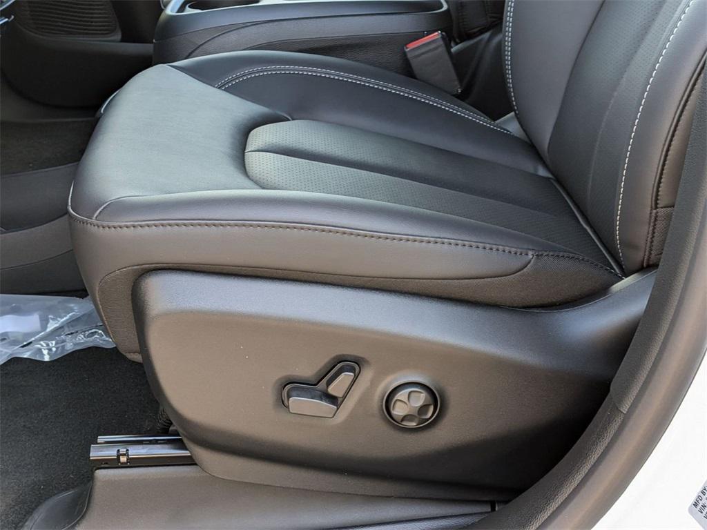 new 2026 Chrysler Pacifica car, priced at $46,731