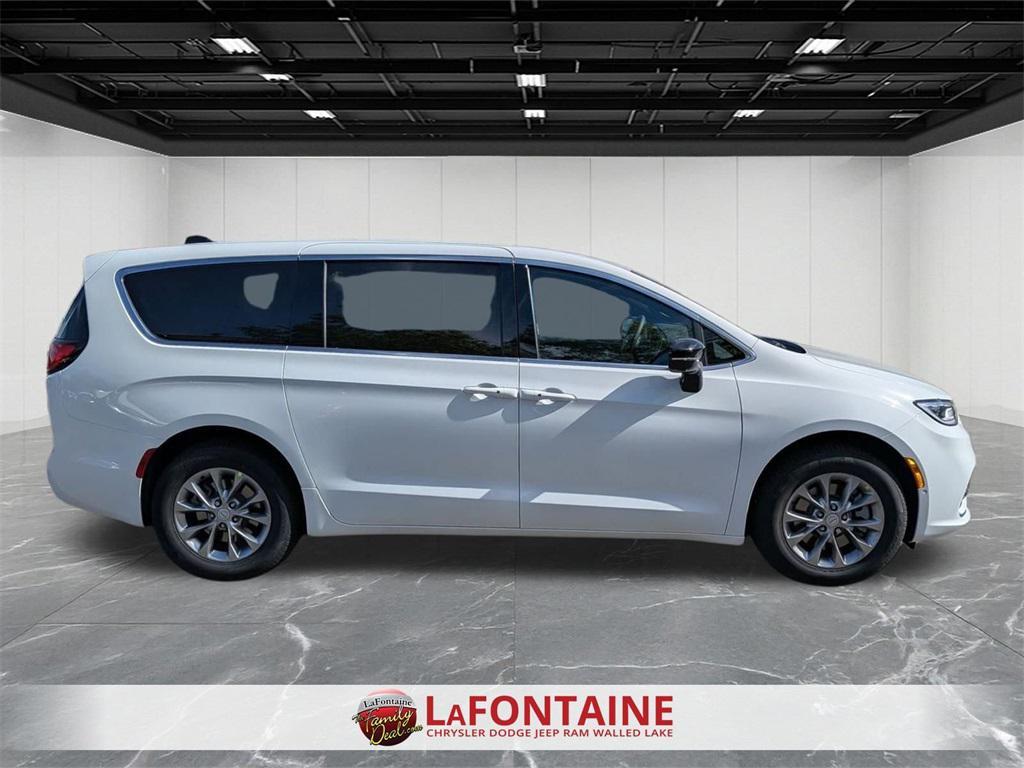 new 2026 Chrysler Pacifica car, priced at $46,731