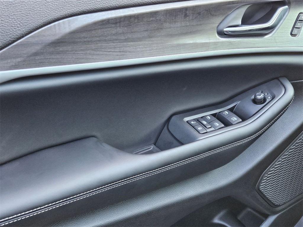 new 2025 Jeep Grand Cherokee car, priced at $46,455