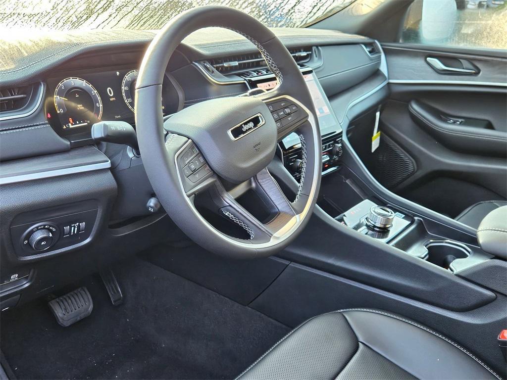 new 2025 Jeep Grand Cherokee car