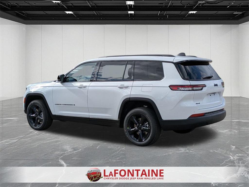 new 2025 Jeep Grand Cherokee car, priced at $40,881