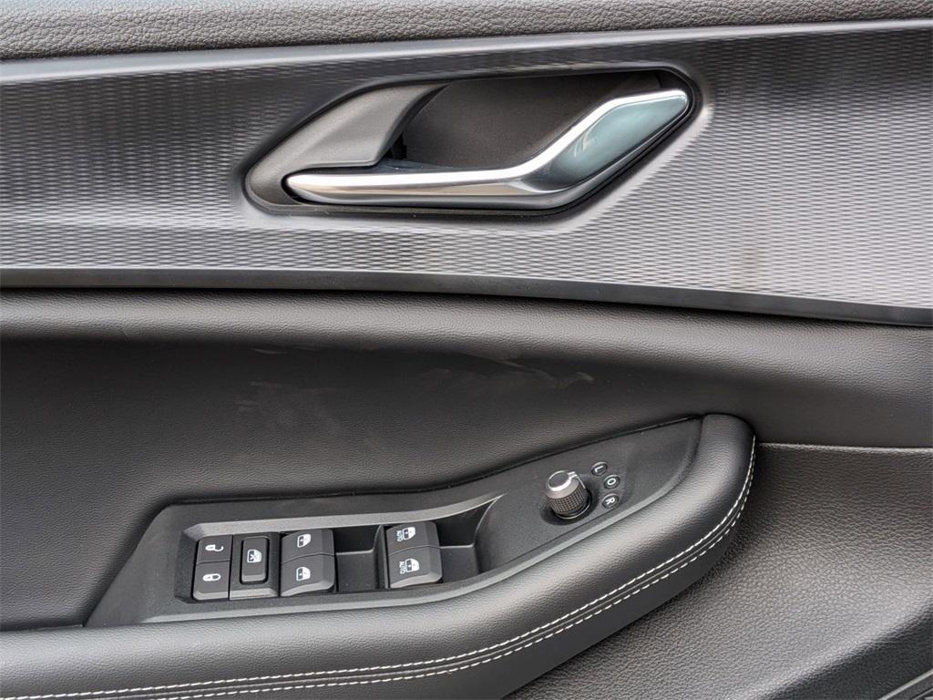 new 2025 Jeep Grand Cherokee car, priced at $40,881