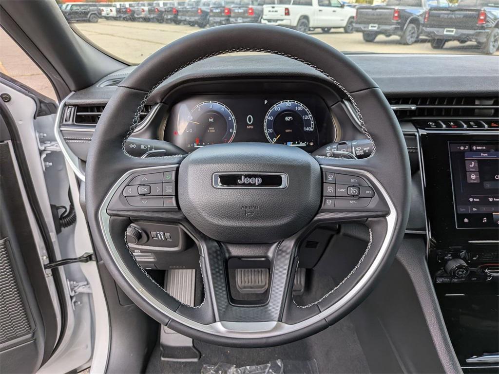 new 2025 Jeep Grand Cherokee car, priced at $40,881