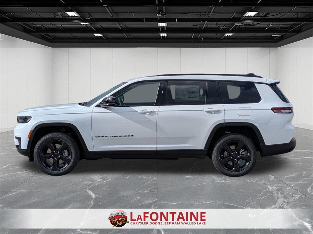new 2025 Jeep Grand Cherokee car, priced at $40,881