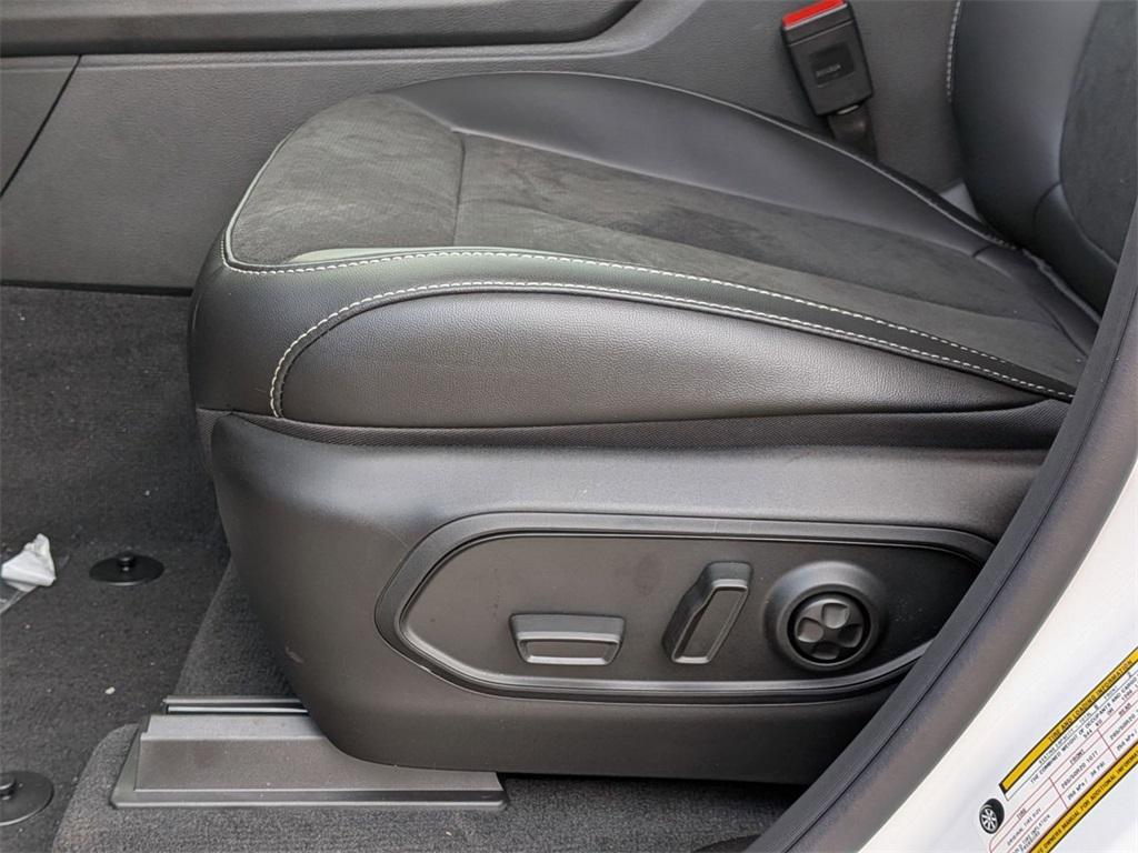new 2025 Jeep Grand Cherokee car, priced at $40,881