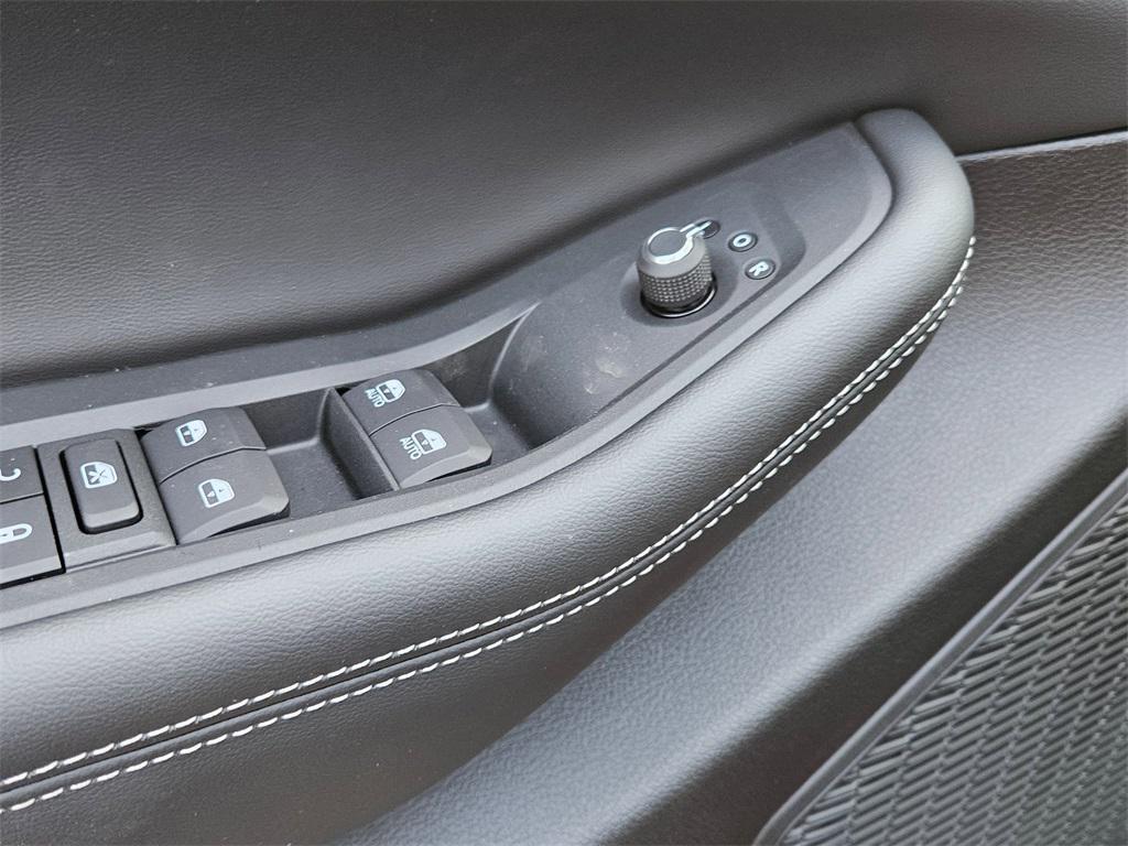 new 2025 Jeep Grand Cherokee car, priced at $41,702