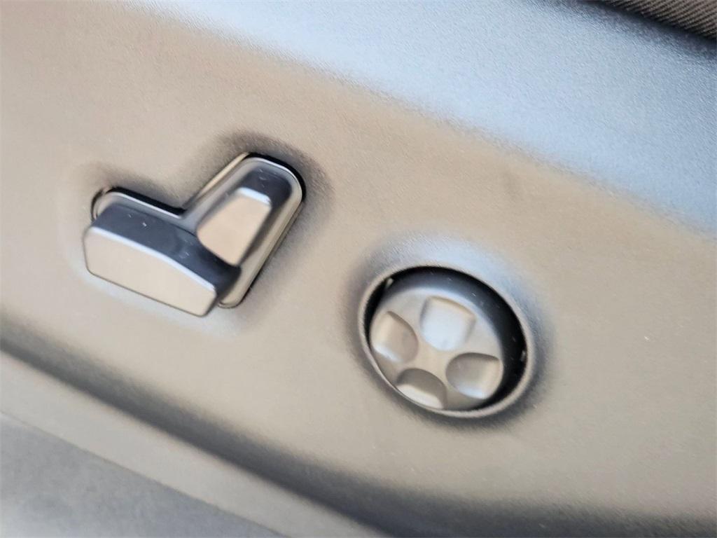 new 2026 Chrysler Pacifica car, priced at $42,606