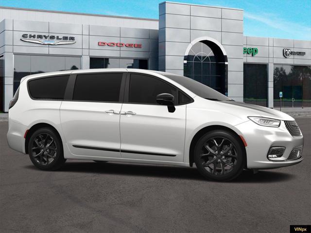 new 2024 Chrysler Pacifica car, priced at $50,523