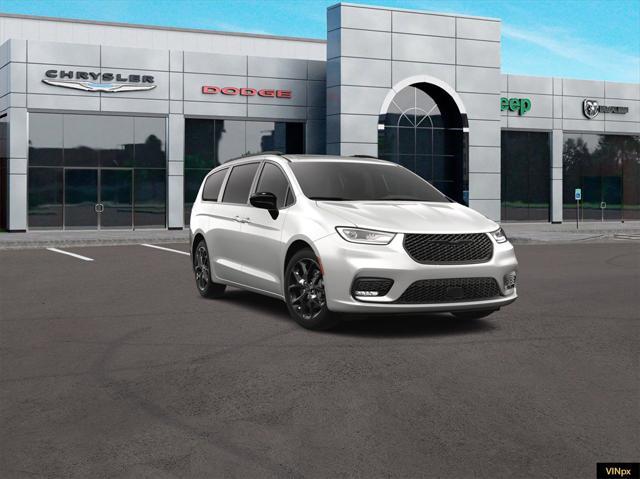 new 2024 Chrysler Pacifica car, priced at $45,700