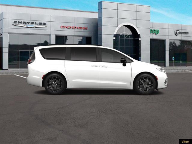 new 2024 Chrysler Pacifica car, priced at $45,700