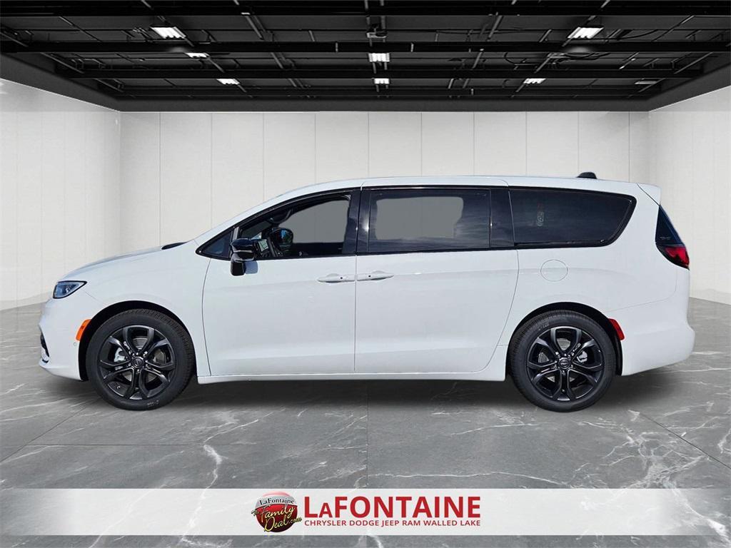 new 2026 Chrysler Pacifica car, priced at $42,182