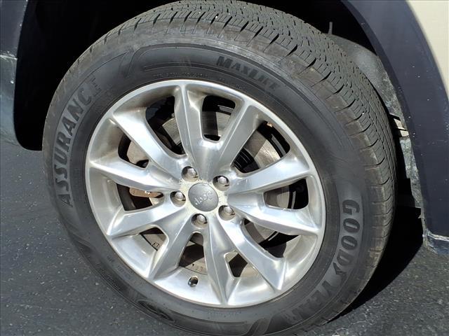 used 2015 Jeep Cherokee car, priced at $11,999