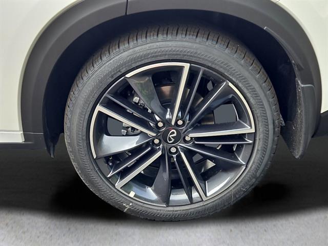 new 2025 INFINITI QX50 car, priced at $45,101