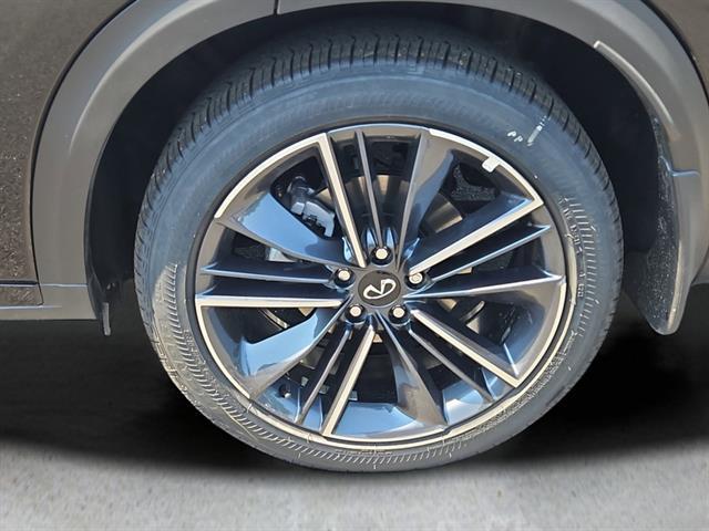 new 2025 INFINITI QX50 car, priced at $43,613