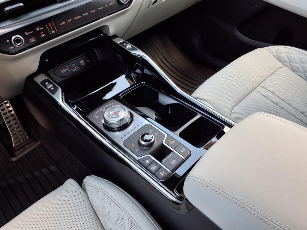 new 2025 Kia Sorento Hybrid car, priced at $46,080