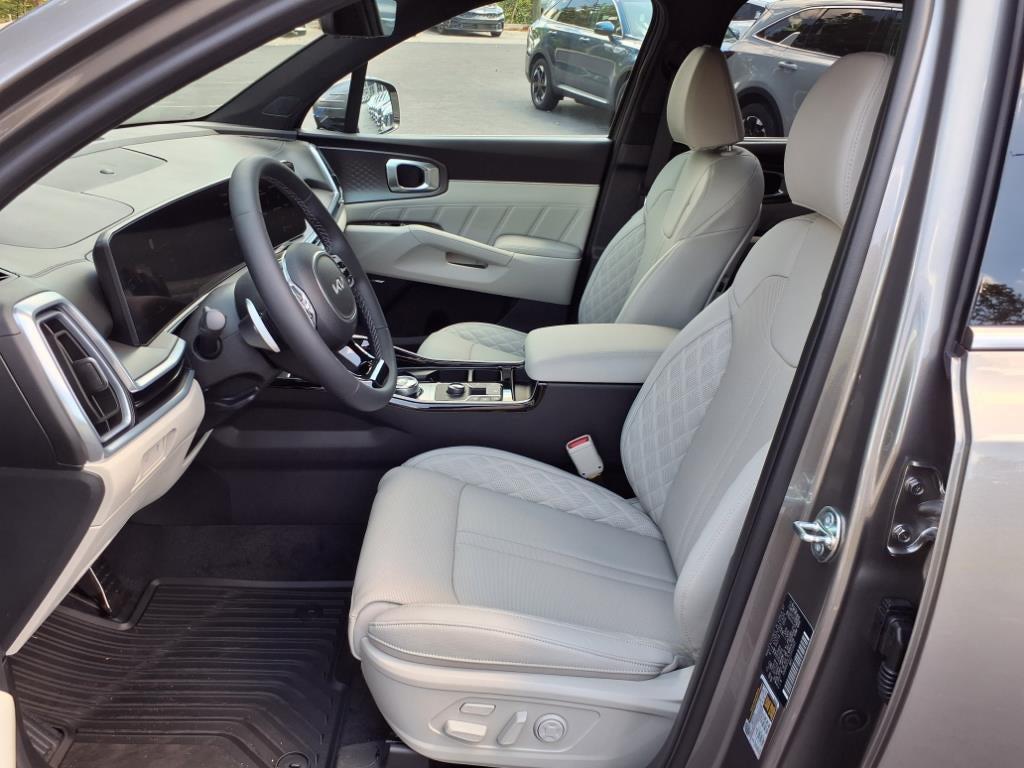 new 2025 Kia Sorento Hybrid car, priced at $46,080