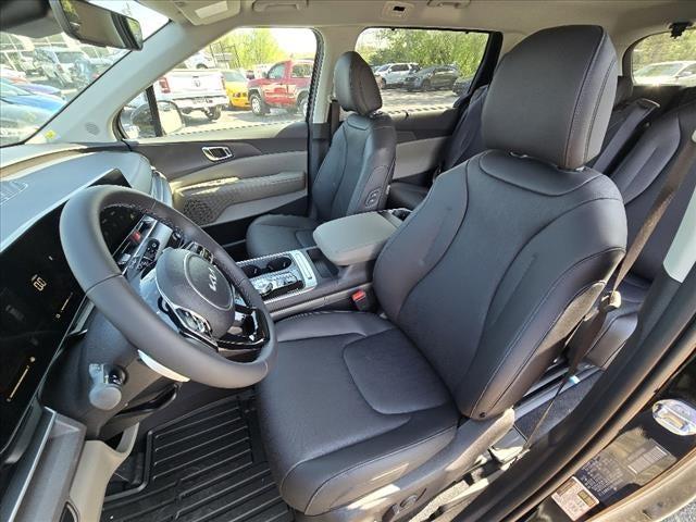 new 2025 Kia Carnival Hybrid car, priced at $43,711