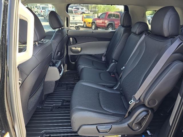 new 2025 Kia Carnival Hybrid car, priced at $43,711