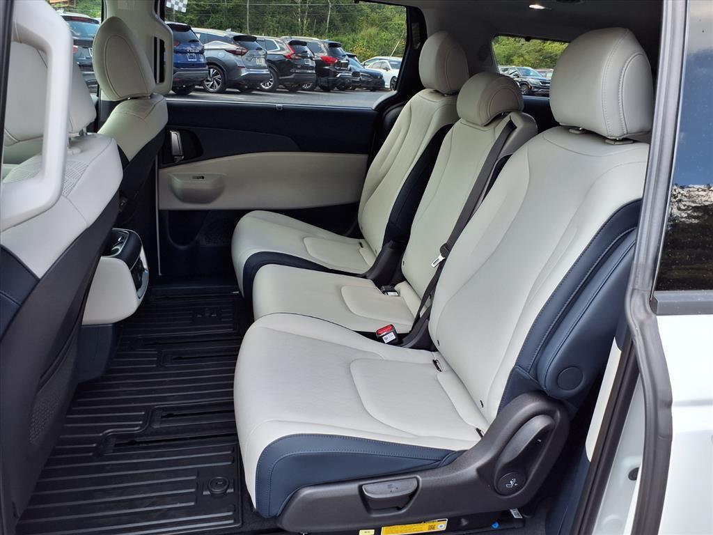 new 2026 Kia Carnival Hybrid car, priced at $48,499