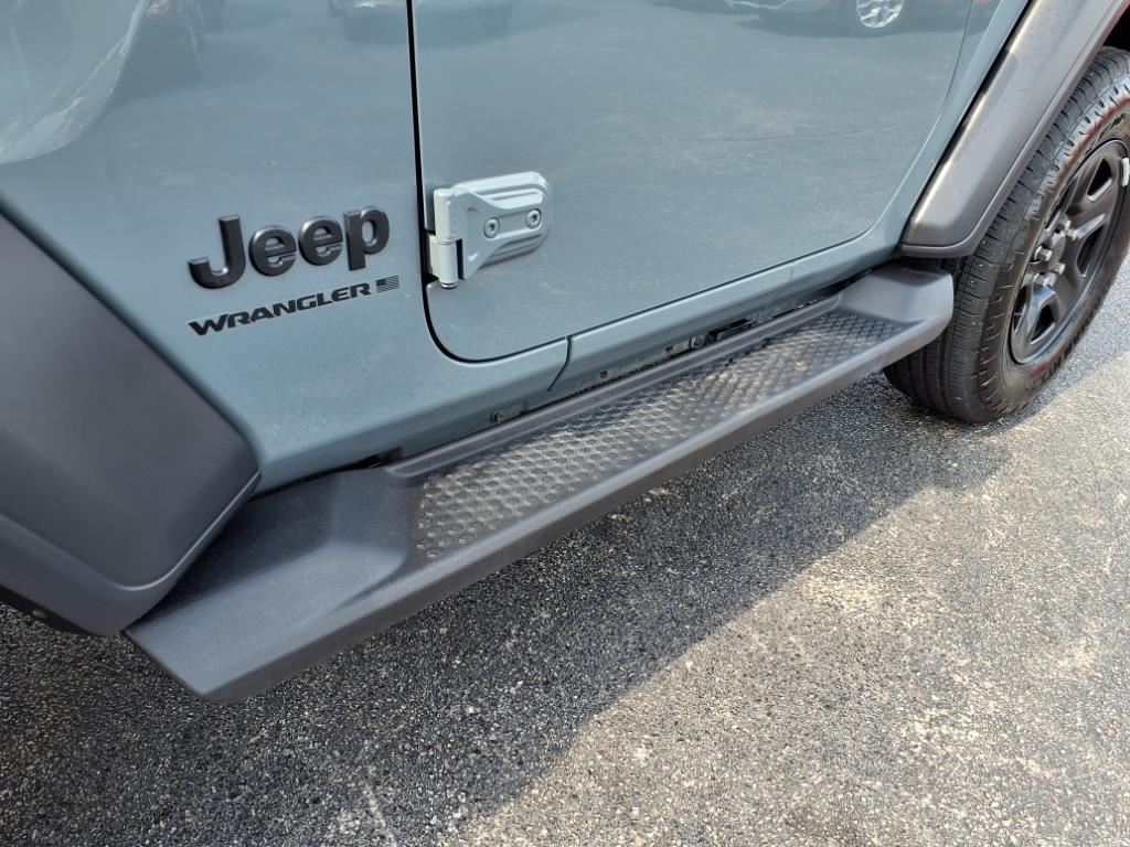 used 2024 Jeep Wrangler car, priced at $30,995