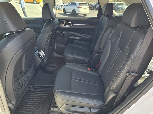 new 2025 Kia Sorento car, priced at $38,125