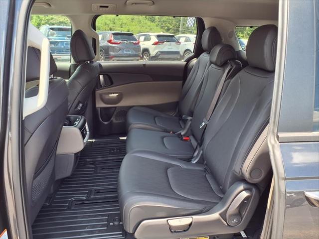 new 2026 Kia Carnival Hybrid car, priced at $42,718