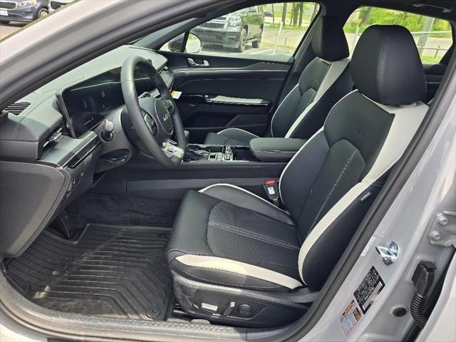 new 2025 Kia K5 car, priced at $32,354