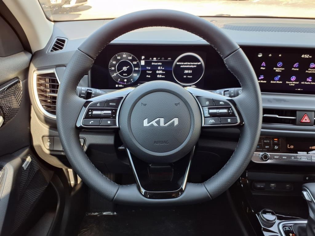 new 2025 Kia Seltos car, priced at $31,861