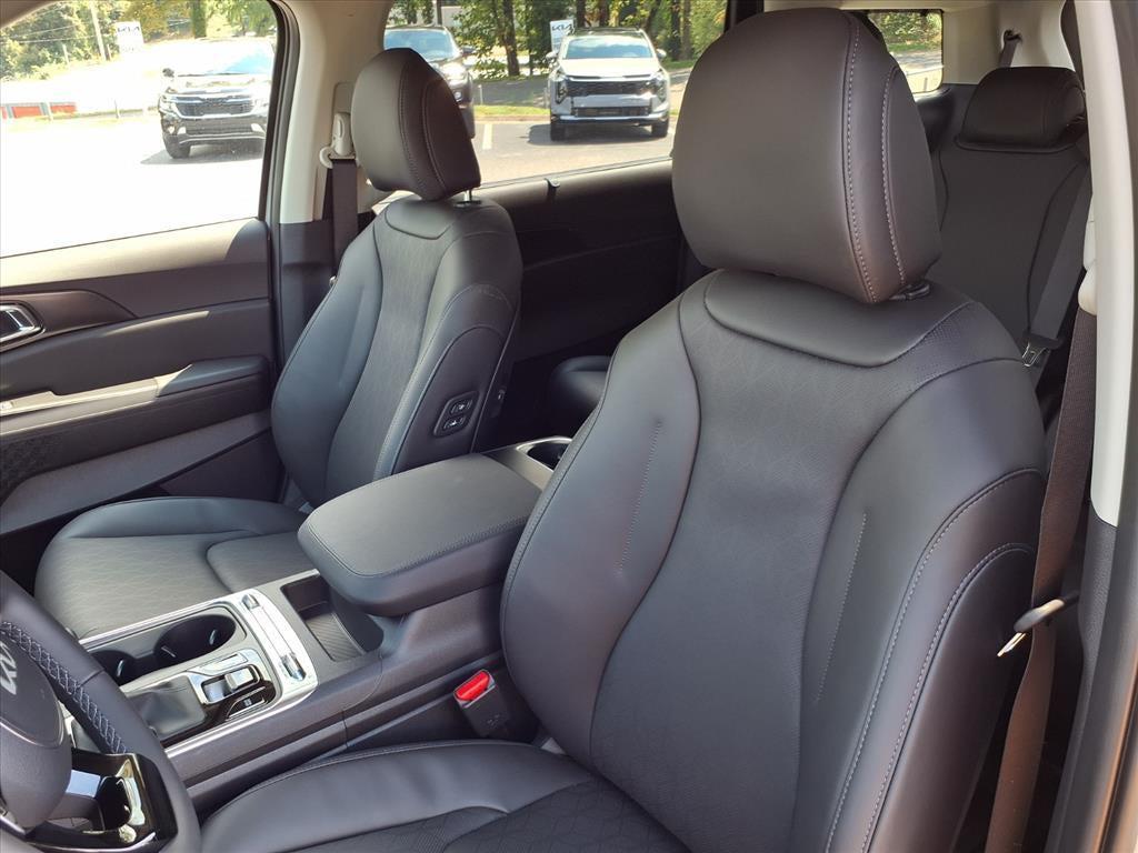 new 2026 Kia Carnival car, priced at $47,668