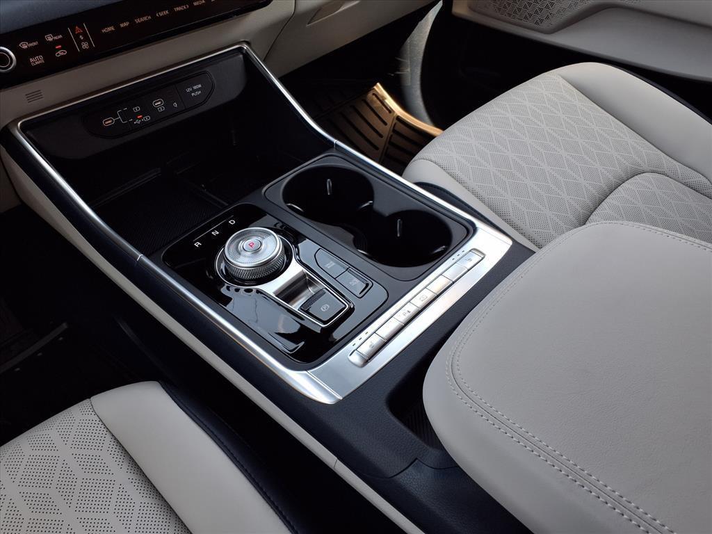 new 2026 Kia Carnival Hybrid car, priced at $43,647