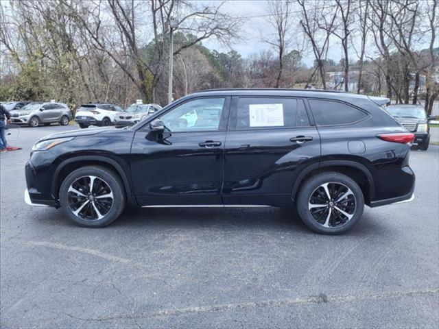 used 2022 Toyota Highlander car, priced at $37,800