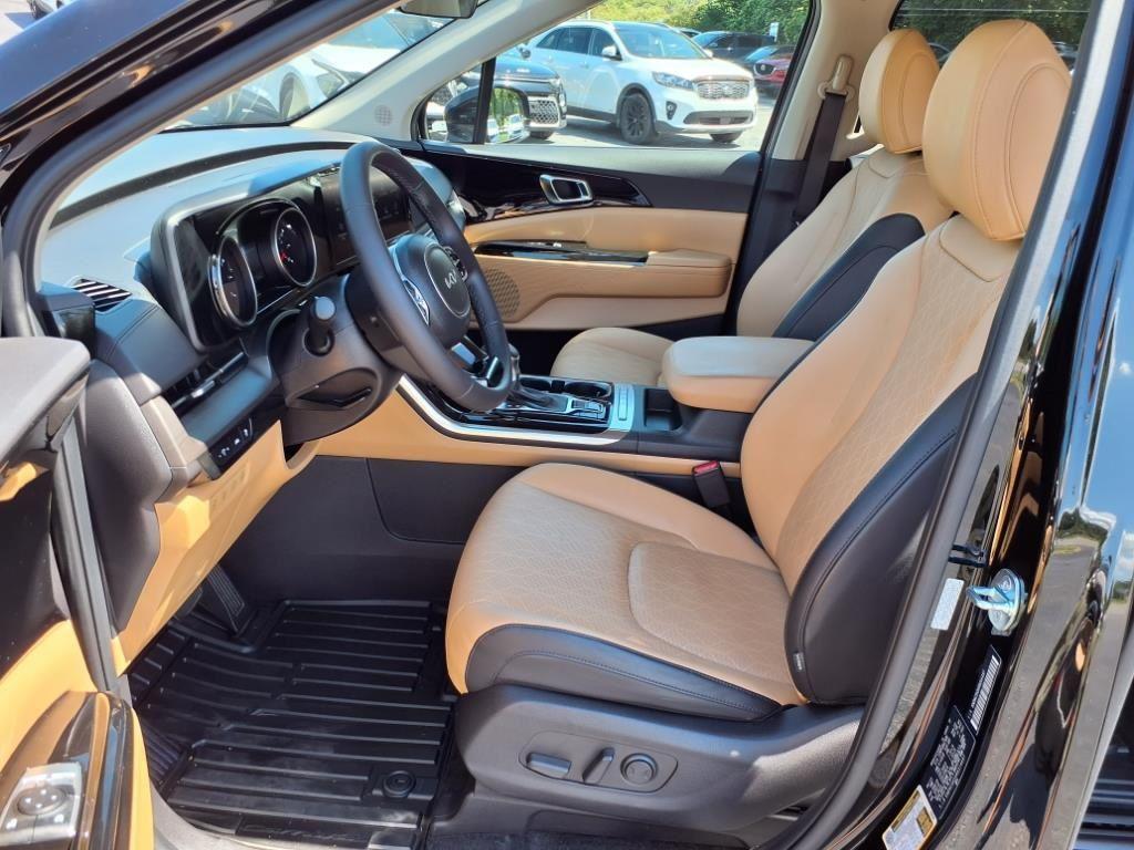 used 2024 Kia Carnival car, priced at $38,995