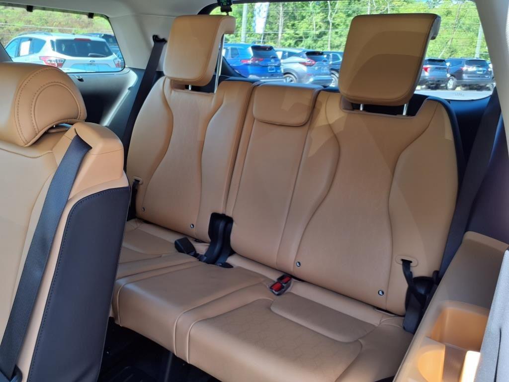 used 2024 Kia Carnival car, priced at $38,995
