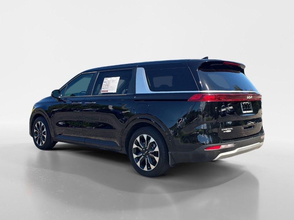 used 2024 Kia Carnival car, priced at $38,995