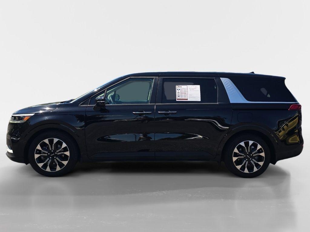 used 2024 Kia Carnival car, priced at $38,995