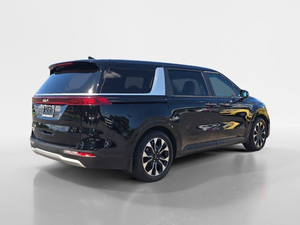 used 2024 Kia Carnival car, priced at $38,995