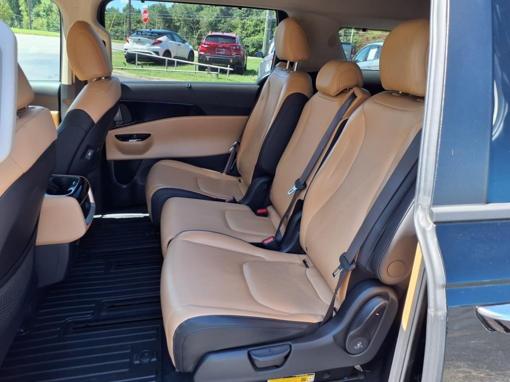 used 2024 Kia Carnival car, priced at $38,995
