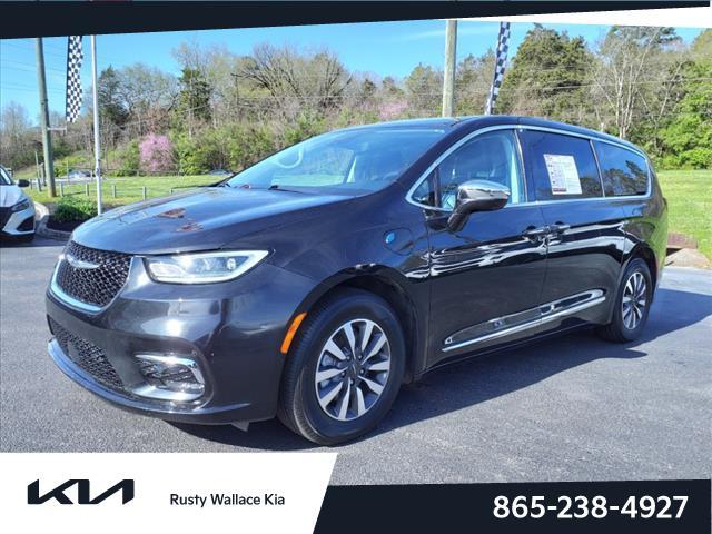used 2022 Chrysler Pacifica Hybrid car, priced at $31,995