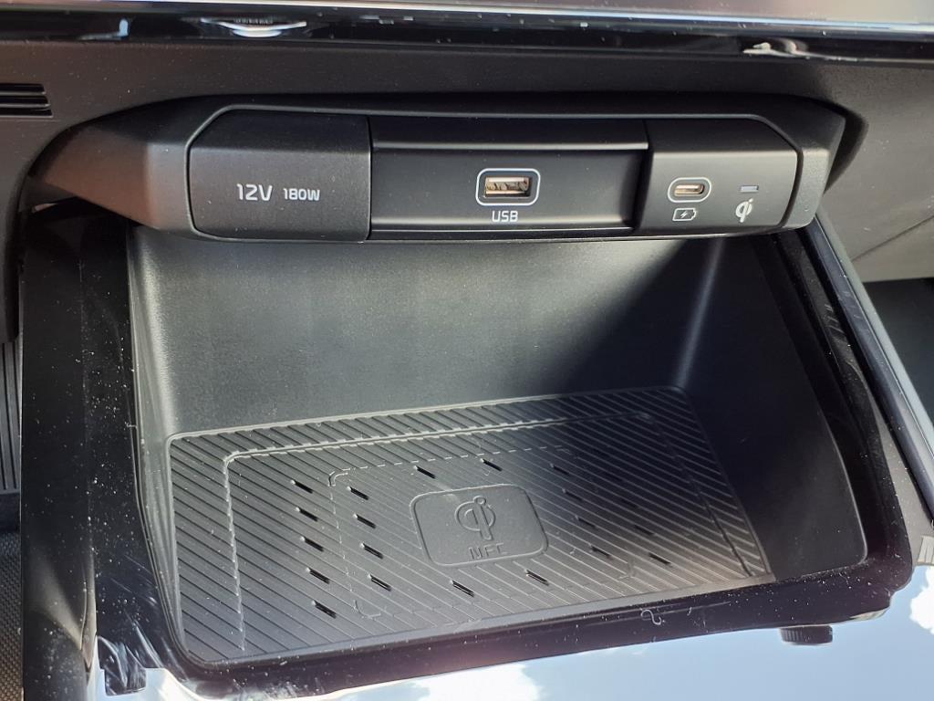 new 2025 Kia Niro car, priced at $33,611