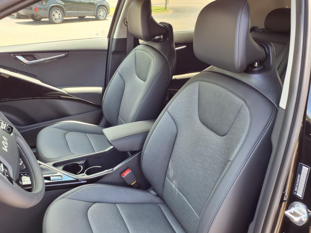 new 2025 Kia Niro car, priced at $33,611
