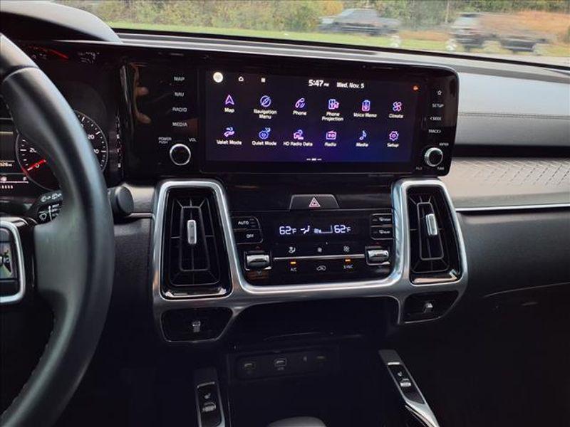 used 2022 Kia Sorento car, priced at $29,995
