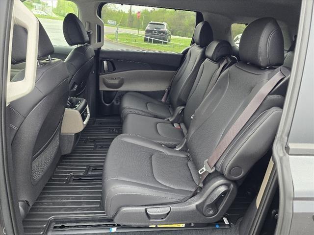 new 2025 Kia Carnival Hybrid car, priced at $43,700