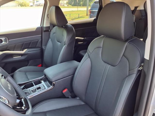 new 2025 Kia Sorento car, priced at $43,475