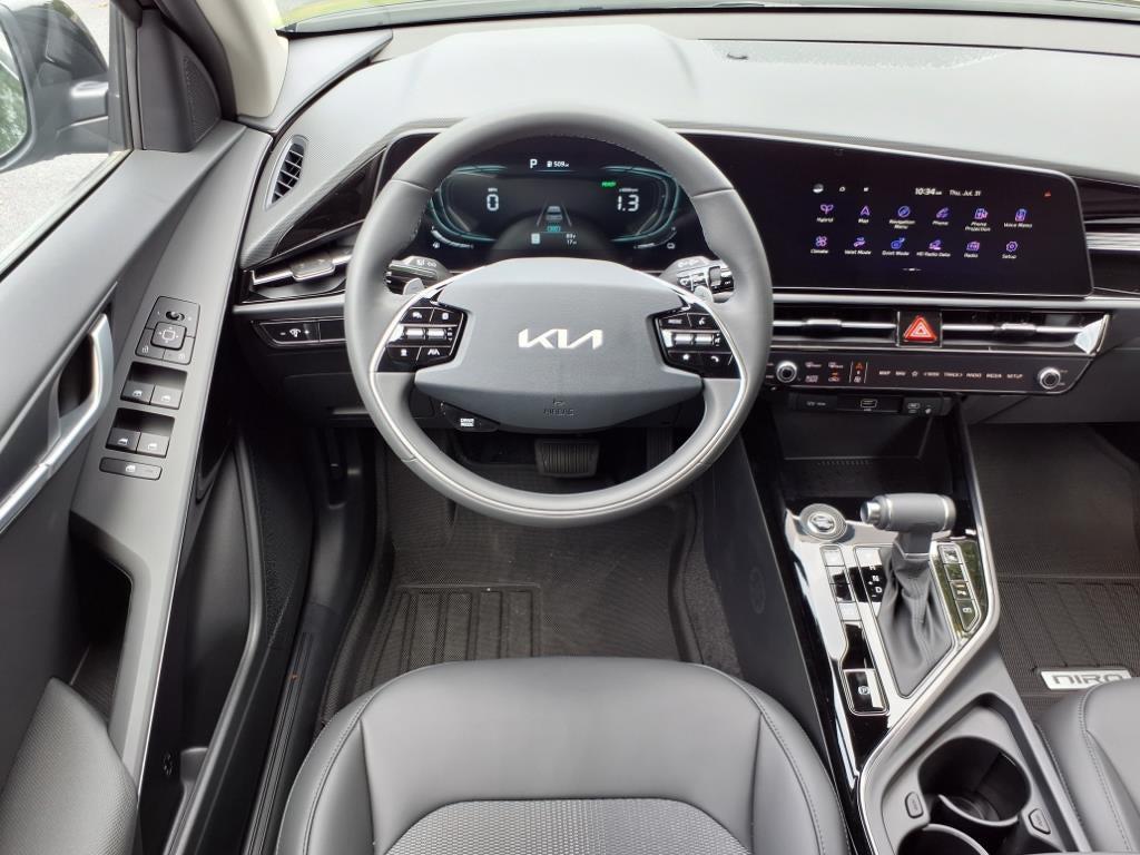 new 2025 Kia Niro car, priced at $30,571