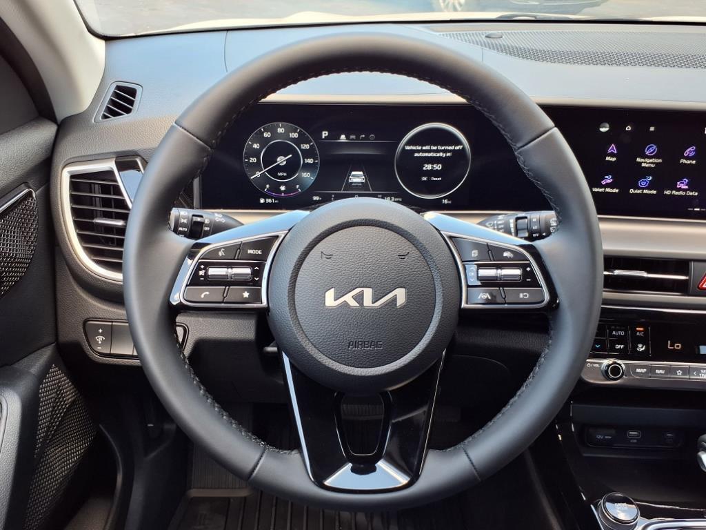 new 2025 Kia Seltos car, priced at $30,608