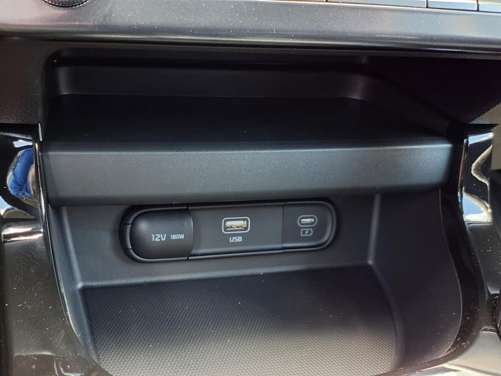 new 2025 Kia Seltos car, priced at $30,608