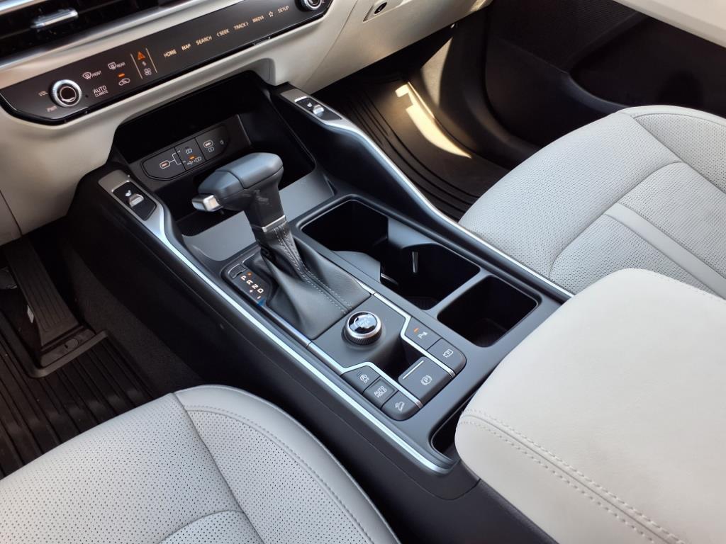 new 2025 Kia Sorento car, priced at $37,545