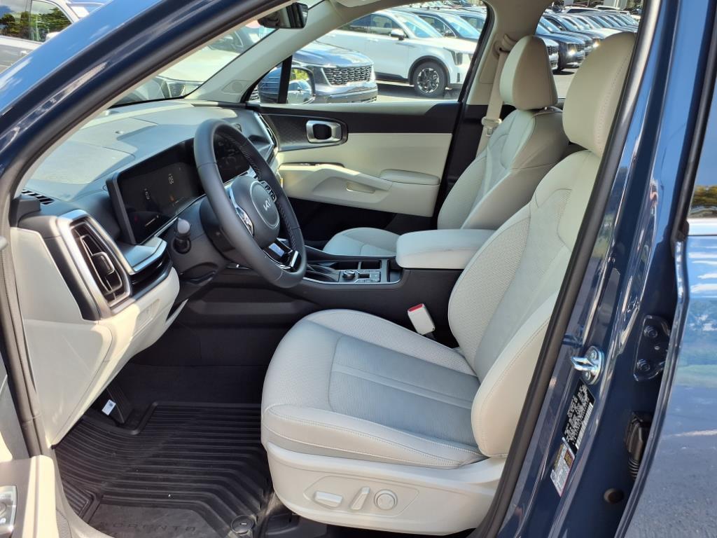 new 2025 Kia Sorento car, priced at $37,545